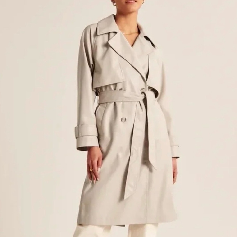 Abercrombie & Fitch Light Gray Trench Coat